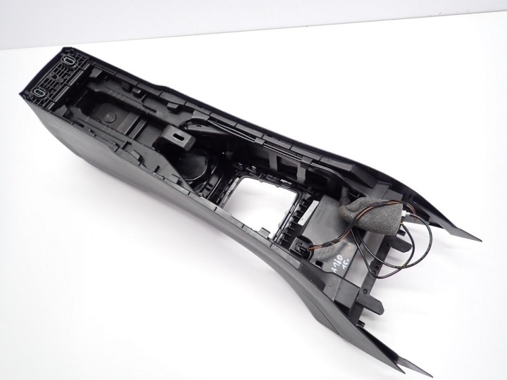 TUNNEL ACCOUDOIR CHÂSSIS VITESSE PRISE USB AUX EUROPE MERCEDES A W176 15R