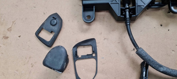 A5 8W LIFT POIGNÉE CHÂSSIS GAUCHE GAUCHE ARRIÈRE LZ7S SPORTBACK 8W0837239 A4 B9 8W