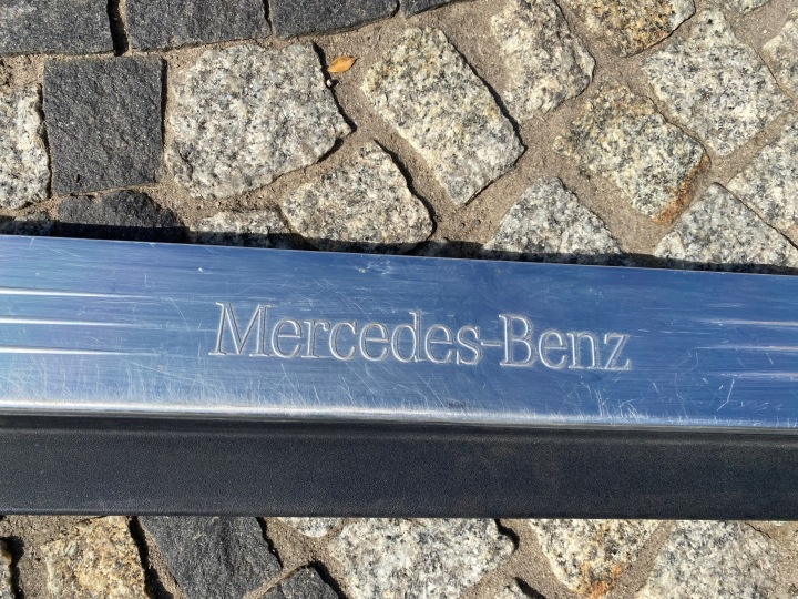 MERCEDES SL 230 MOULURE SEUIL REVÊTEMENT GAUCHE 2306801735 ORIGINAL