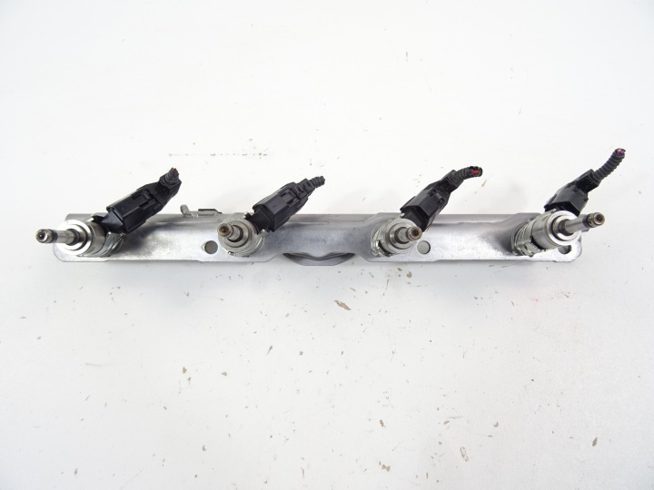TOYOTA RAV4 5 2.5 HYBRIDE MOULURE INJECTION INJECTEURS 23250-25010 04E2005040