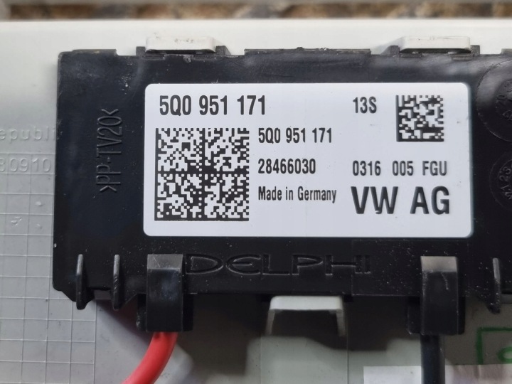 2018 SKODA FABIA MK3 (NJ) BOÎTE À GANTS PLAFONNIERS 6V0868565