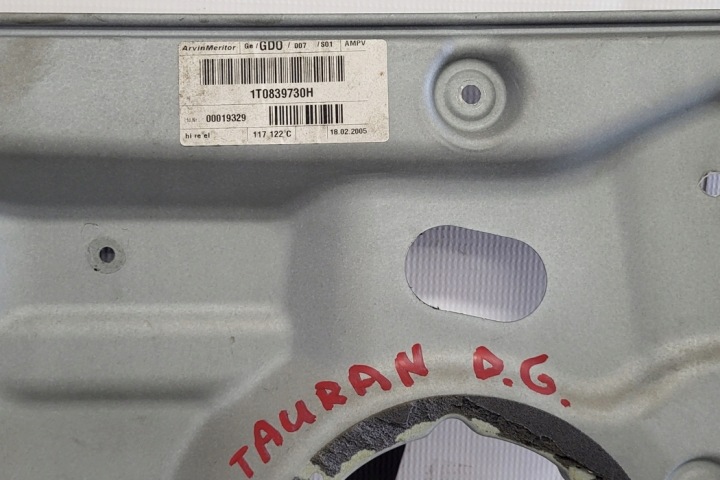 ÉLÉVATEUR VITRES ARRIÈRE DROITS PORTES VW TOURAN (1T1, 1T2) 1T0839730H 2.0L