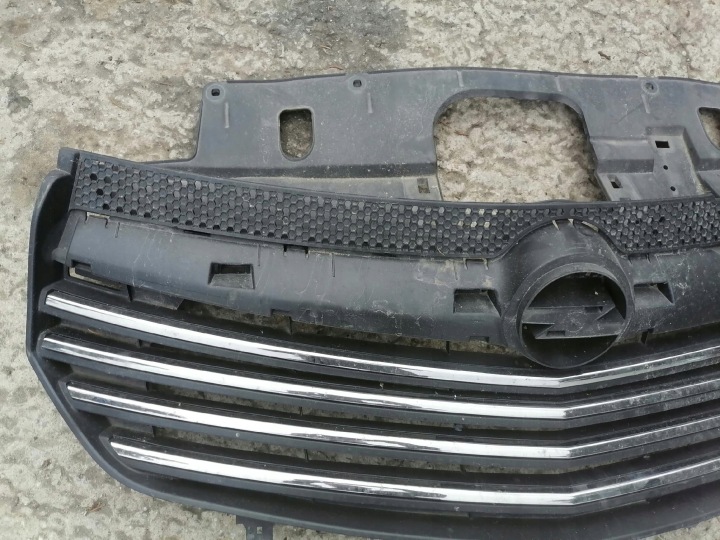 OPEL VIVARO B CHROME GRILLE CALANDRE RADIATEUR