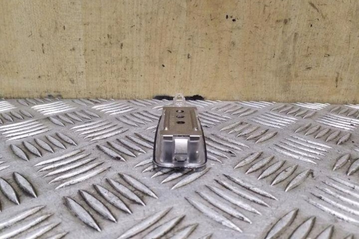 AUTRE PIÈCES INTERNE AUDI A6 AVANT (4F5, C6) 4E0947105 2.7L DIESEL 2006
