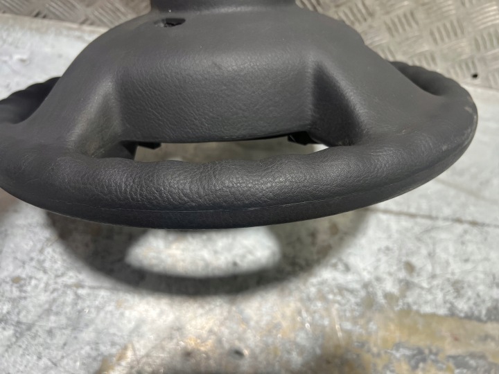 VOLANT RENAULT TWINGO II LIFT PLASTIQUE TRÈS EN BON ÉTAT NON WYTARTA