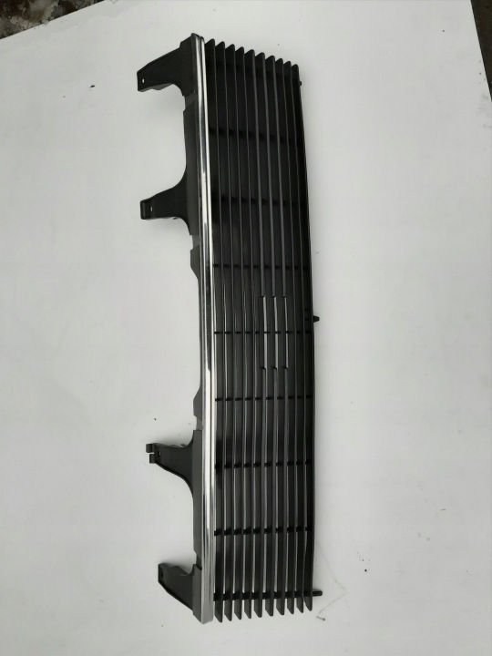 NISSAN SUNNY DATSUN B310 GRILLE CALANDRE GRILLE AVANT