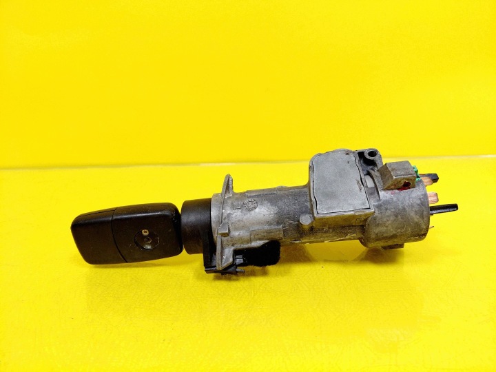 CONTACTEUR D'ALLUMAGE AVEC CLÉ SEMELLE SERRURE GAUCHE VW PASSAT B5 4B0905851C NR73