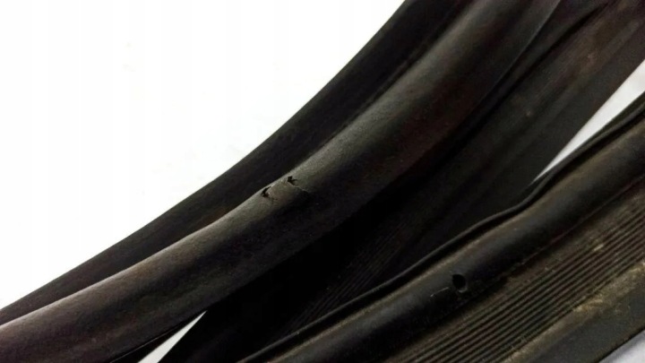 JOINT D'ÉTANCHÉITÉ COUVERCLES DE COFFRE COUVERCLES DE COFFRE TOYOTA PRIUS (_W3_) 050722 1.5L 2005