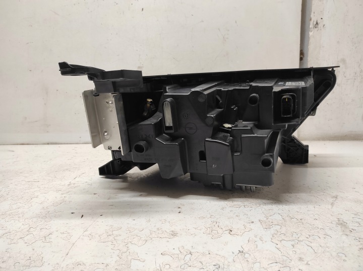 OPEL MOKKA B 20- PHARE GAUCHE AVANT COMPLET LED MATRIX 9834016880