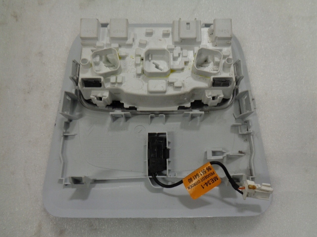 PEUGEOT 208 AMPOULE ÉCLAIRAGE PLAFONNIERS 9673810977