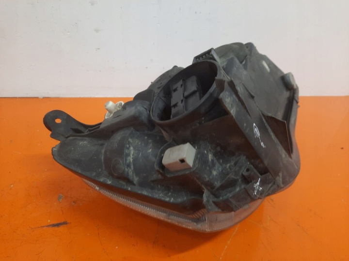 OPEL CORSA C 03-06 LIFT PHARE GAUCHE PROJECTEUR GAUCHE AVANT AVANT 89312810