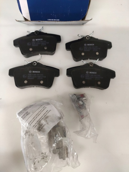 PLAQUETTES FREIN ACCESSOIRES VERS MONTAGE BOSCH 0 986 494 640 KIT PLAQUETTES