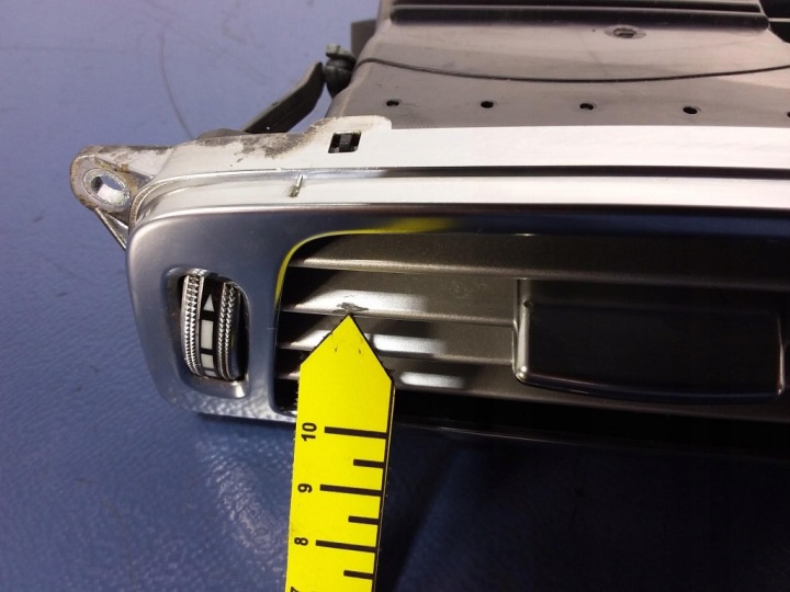 MERCEDES CLS W218 GRILLE CONDUIT D'AIR CENTRALE TABLEAU DE BORD A2188300054