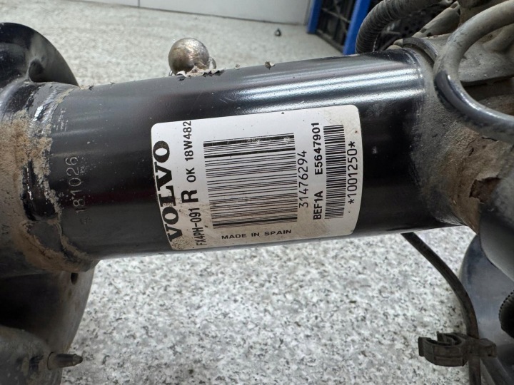 ROTULE DE DIRECTION MCPHERSON DROIT AVANT VOLVO XC40 2017-24 2.0 T5 32221857 31476294