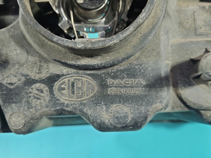 PROJECTEUR GAUCHE PHARE AVANT DACIA LOGAN I 05-08 EUROPE