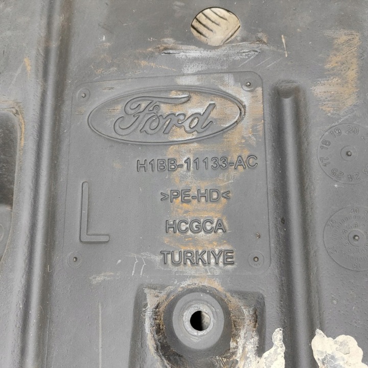 FORD PUMA 2022 GAUCHE CÔTÉ PROTECTION LATÉRALE CHÂSSIS