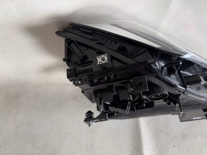 SEAT LEON IV CUPRA ANNÉE 2024- PHARE AVANT DROITE COMPLET LED 5FB941036C
