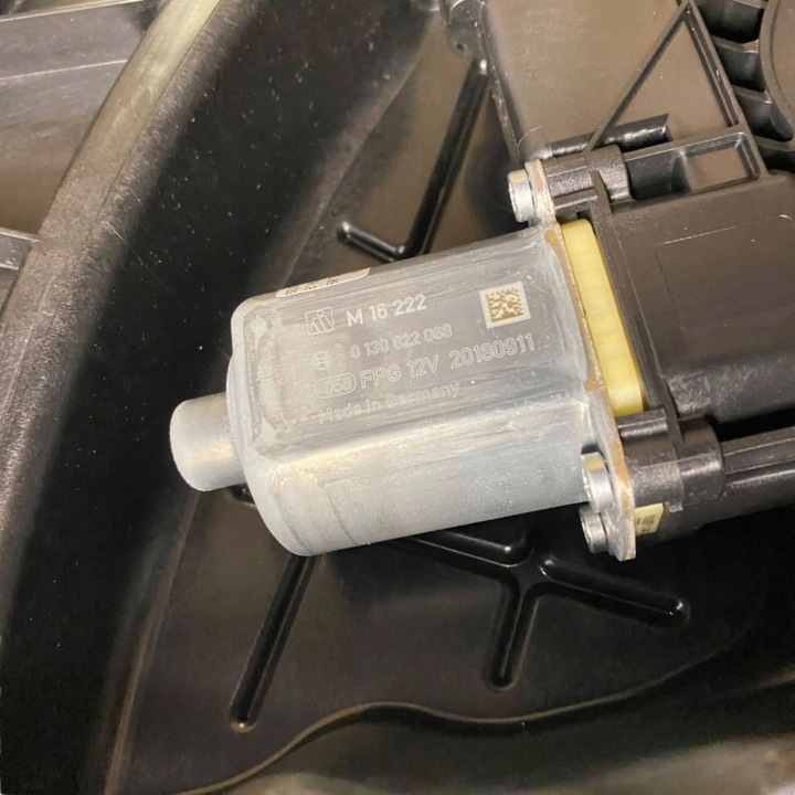 PORTES AVANT DROITE CÔTÉ ALFA ROMEO STELVIO 50552800