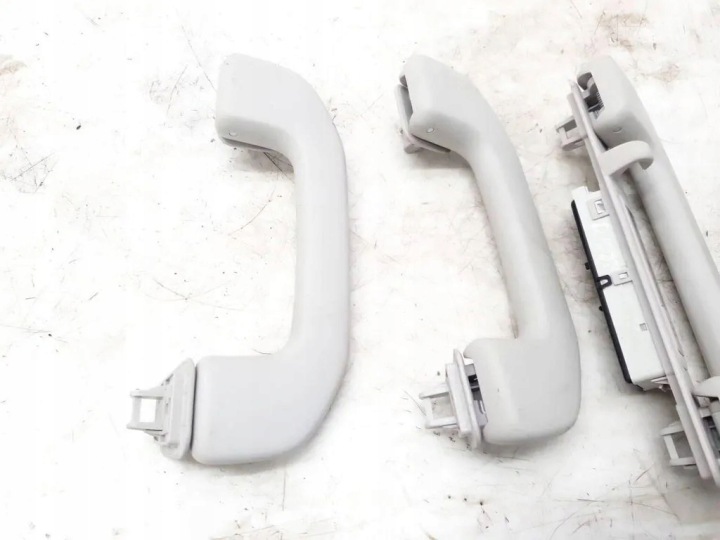 ARRIÈRE DROITE MANIVELLE PLAFONNIERS MERCEDES-BENZ C (W205) A0998150100 1.99L 2015