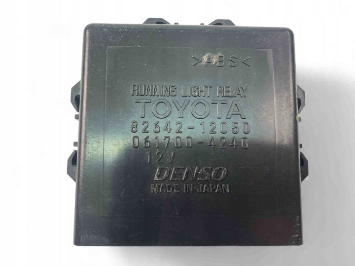 RELAIS TOYOTA YARIS (_P9_) 8264212050 30090325 2008