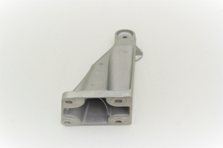 BMW E87 E90 E91 M47N2 SUPPORT POIGNÉE MOTEUR DROIT