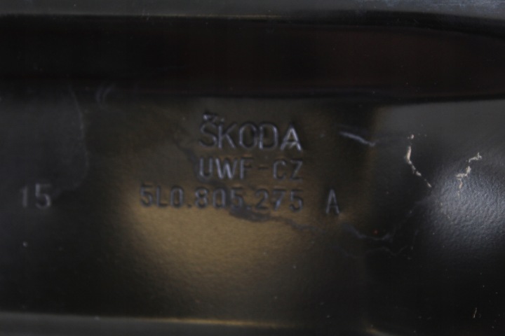 SKODA YETI RAINURE DOUBLURE DE PASSAGE DE ROUE MÉTALLIQUE 5L0805275A