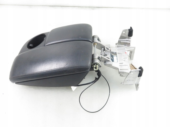ACCOUDOIR AUDI Q7 4L0971178