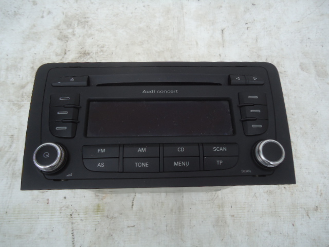 AUDI A3 8P RADIO MP3 CON CÓDIGO 