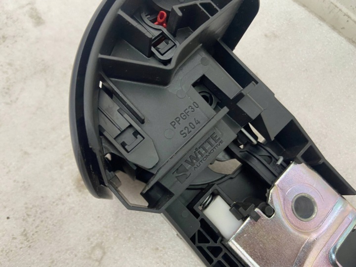 SERRURE BANQUETTES ARRIÈRE GAUCHE ARRIÈRE MERCEDES W204 X204 A2049200172