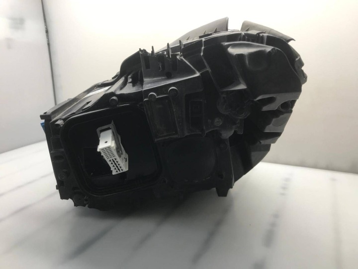 PROJECTEUR DROITE CÔTÉ MERCEDES-BENZ CLS C218 X218 030125923200