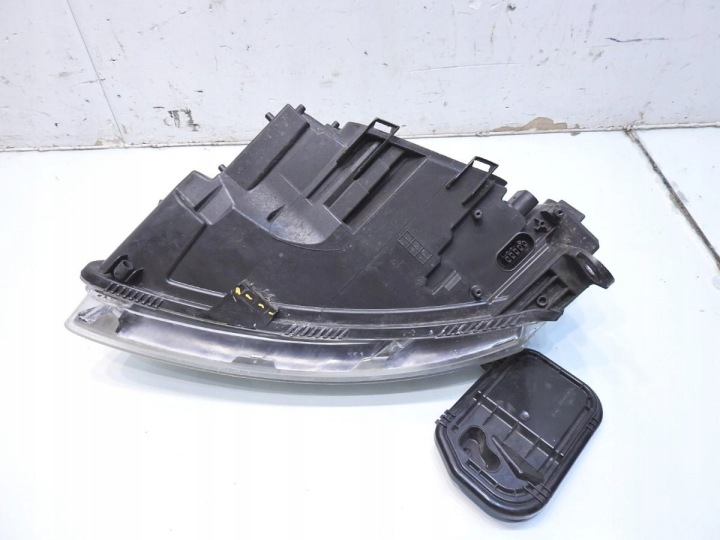 PHARE DROITE AVANT AVANT XÉNON AUDI A6 C6 4F0941030AK 1EL008881-42