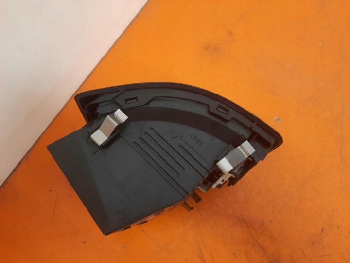 SKODA OCTAVIA II 04-08 GRILLE CONDUIT D'AIR GAUCHE AVANT AVANT