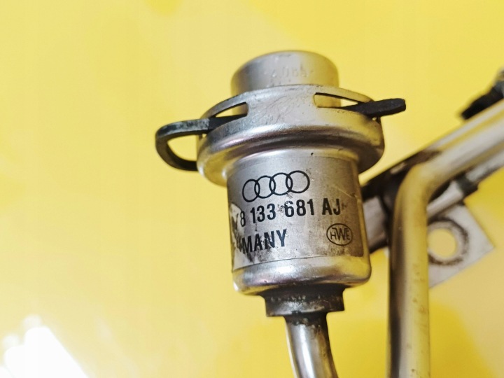 MOULURE INJECTION INJECTEUR AUDI A4 B5 2.4 V6 078133551AC 078133681AJ NR33