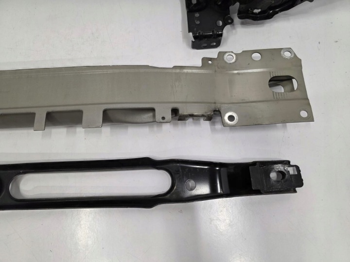 COURROIE AVANT RENFORCEMENT VOLVO XC60 LIFT 13- POUTRES 30762259 31420227