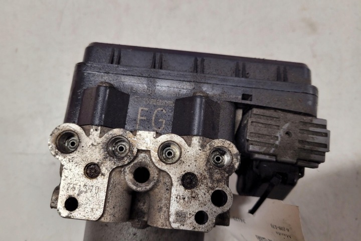 POMPE ABS MAZDA 6 BERLINE COMPACTE (GH) GDK4437A0 0.0L DIESEL 136KW 2010