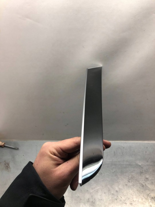 BAGUETTES DÉCORS PORTES TUNNEL PIANO NOIR VERS AUDI A4 B8 08-15 8K0863305P