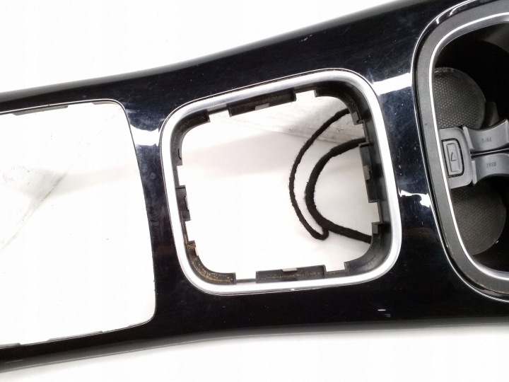 MOULURE CONSOLES CENTRALE MERCEDES-BENZ A W177 0517710023