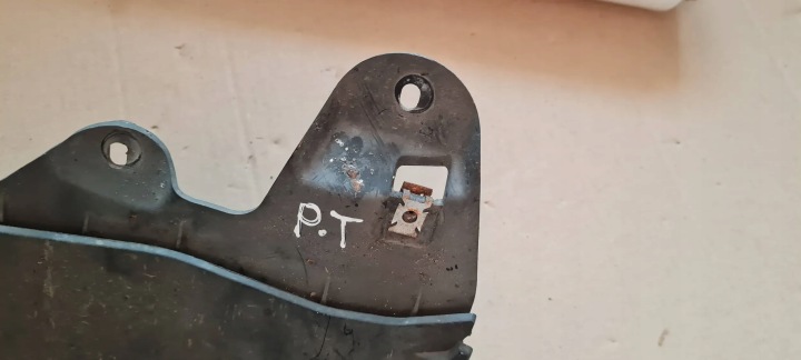 S3 8Y A3 DÉFLECTEUR PASSAGE DE ROUE DROIT ARRIÈRE ARRIÈRE BERLINE 8Y0853834B