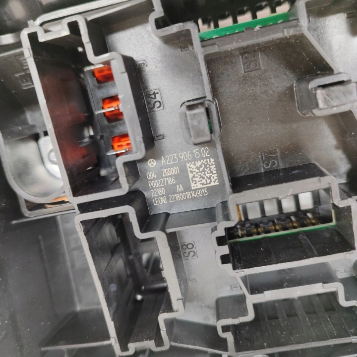 MERCEDES-BENZ EQE V295 2022 CHÂSSIS MODULE FUSIBLES