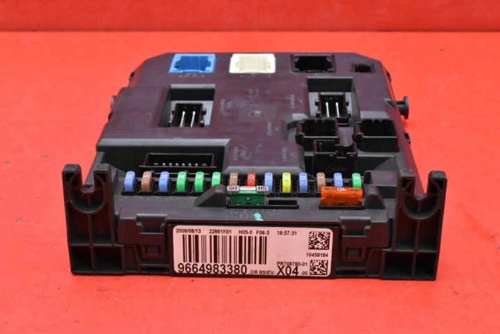 BOÎTE FUSIBLES FUSIBLE 9664983380 PEUGEOT 207 1 I 1.4 VTI 95 KM 09-13