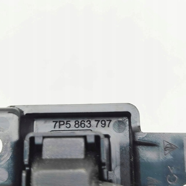 PRISE USB PORSCHE CAYENNE II 7P 7P5863797