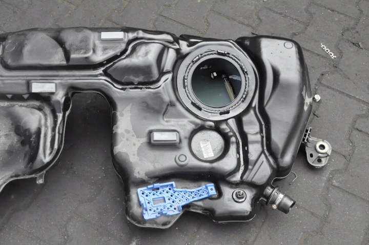 VOLVO S60 III V60 II 2.0 D4 RÉSERVOIR CARBURANTS RÉSERVOIR 31478590