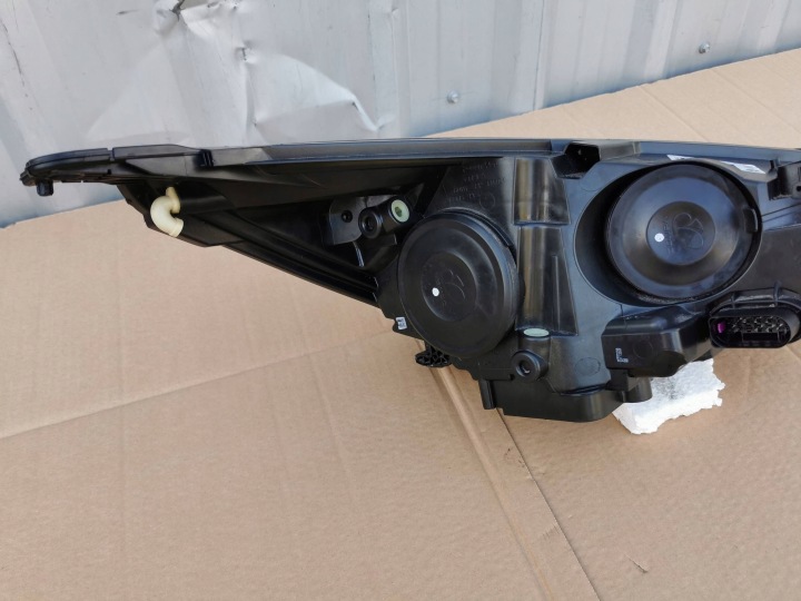 FORD FOCUS III MK3 LIFT 14- PHARE AVANT GAUCHE B.LADNA LED F1EB-13W030-A