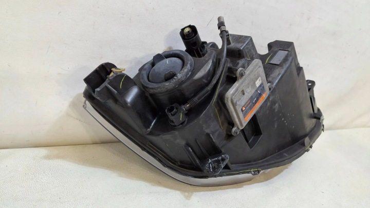 PHARE GAUCHE AVANT AVANT TESLA MODÈLE AVEC XÉNON LED 6005910-00-B