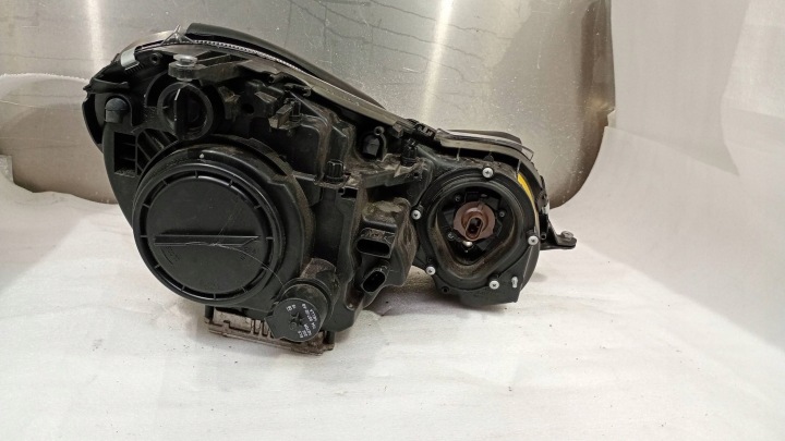 MERCEDES E W211 02-06 PROJECTEUR PHARE GAUCHE AVANT AVANT GAUCHE C509
