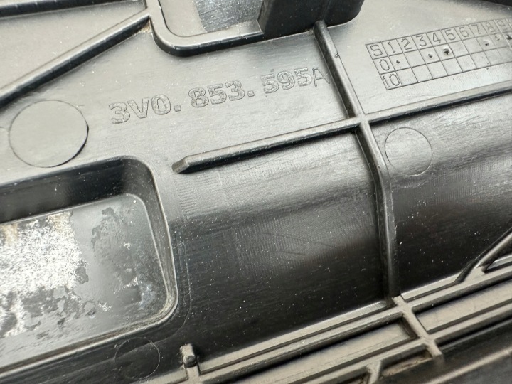 SKODA SUPERB 3 III 15-24R MOULURE PORTES GAUCHE ARRIÈRE ARRIÈRE GAUCHE 3V0853595