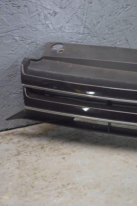 VW GOLF VI GRILLE CALANDRE (G322)