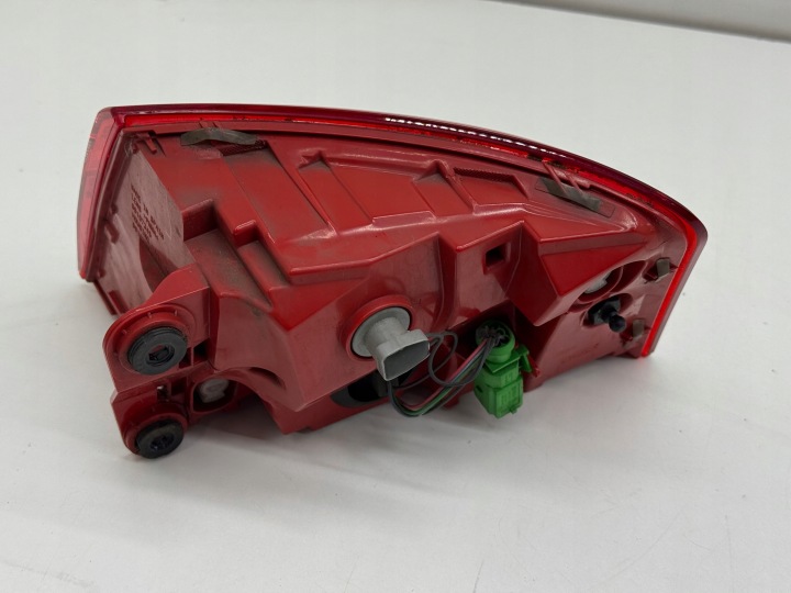 AUDI A6 C7 BERLINE PHARE DANS KAROSERIE AILE GAUCHE ARRIÈRE LED ORIGINAL
