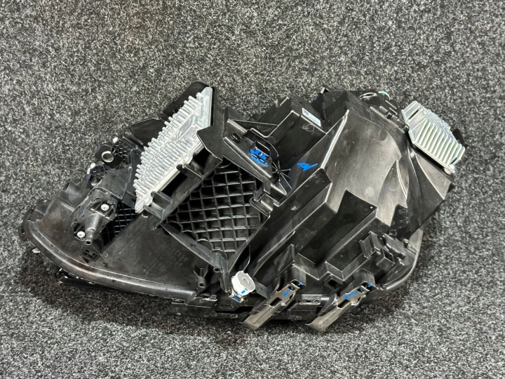 BMW M2 G87 PHARE DROITE AVANT AVANT 9503470