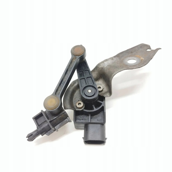 CAPTEUR NIVEAU SUSPENSIONS PNEUMATIQUE ESSIEUX AVANT 7L0616214C